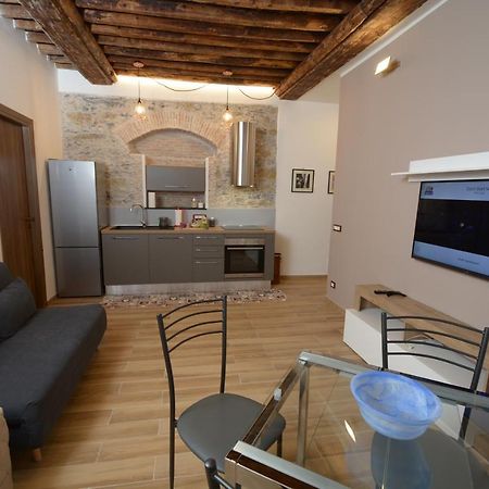 Vico Durazzo Apartment Genoa Bagian luar foto