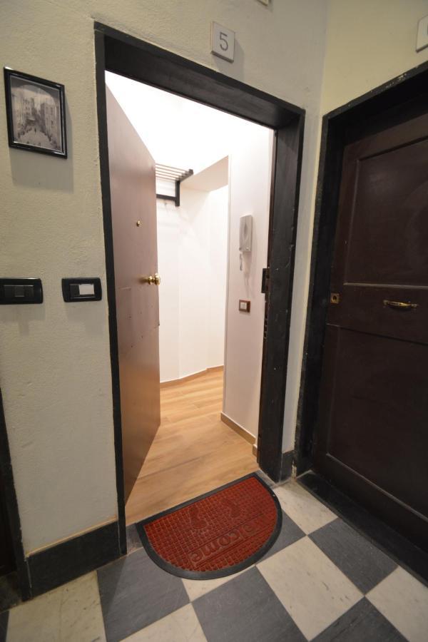 Vico Durazzo Apartment Genoa Bagian luar foto