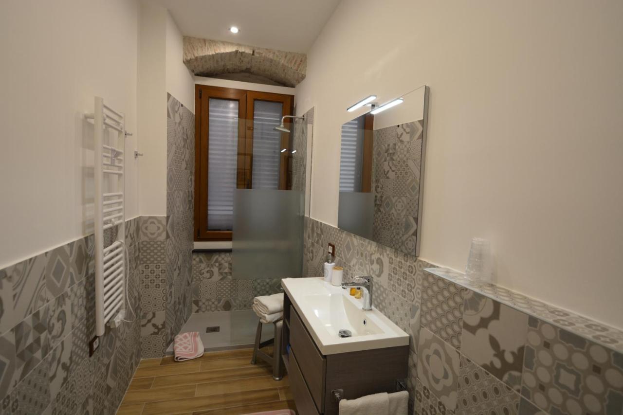 Vico Durazzo Apartment Genoa Bagian luar foto