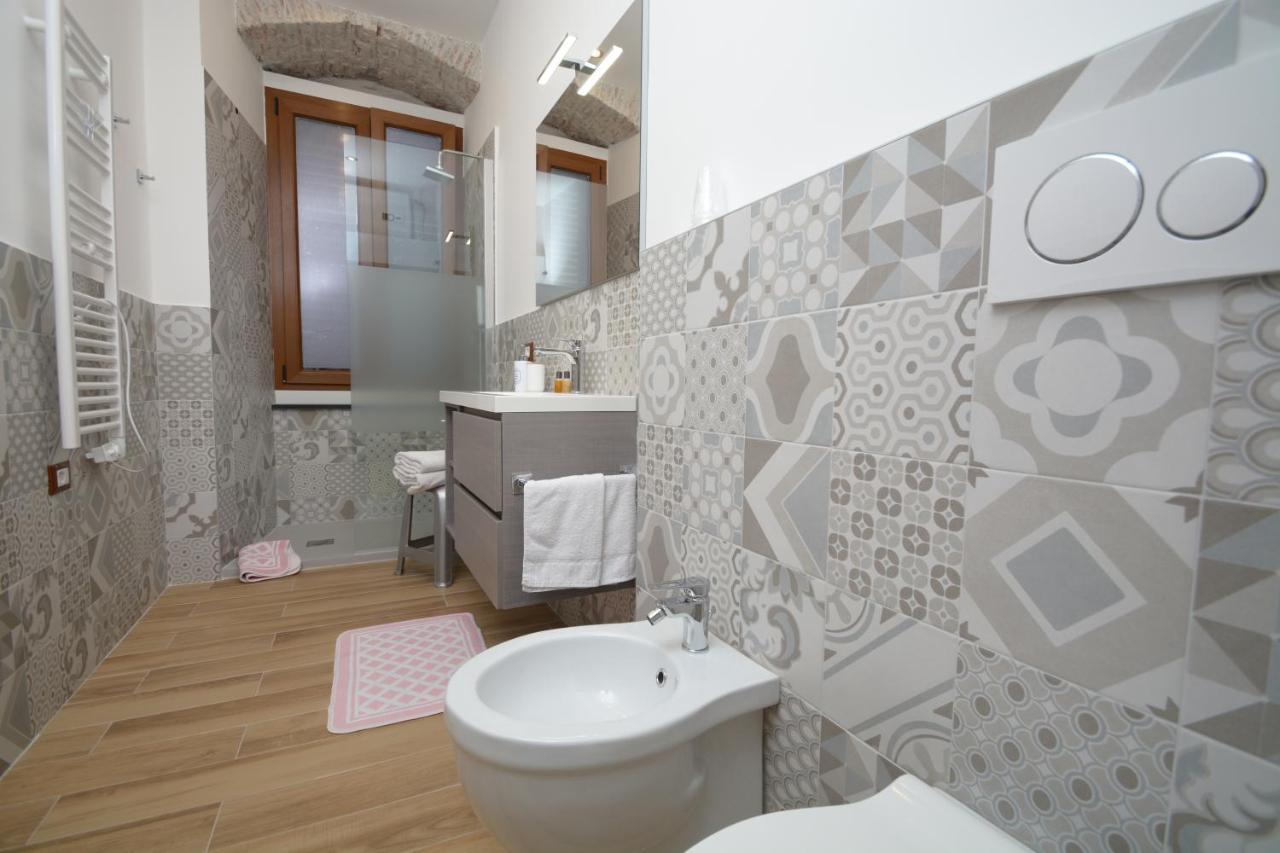 Vico Durazzo Apartment Genoa Bagian luar foto