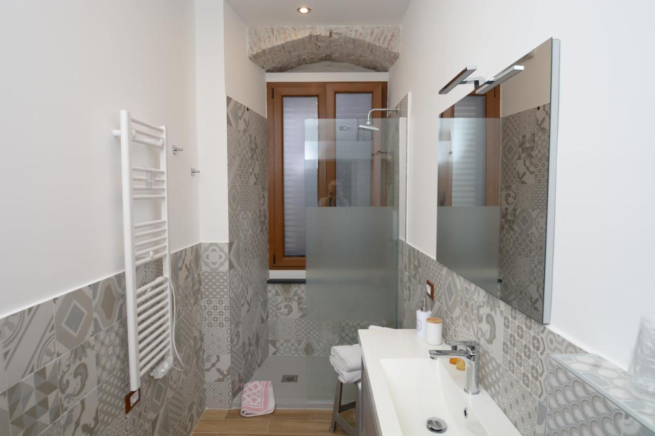 Vico Durazzo Apartment Genoa Bagian luar foto