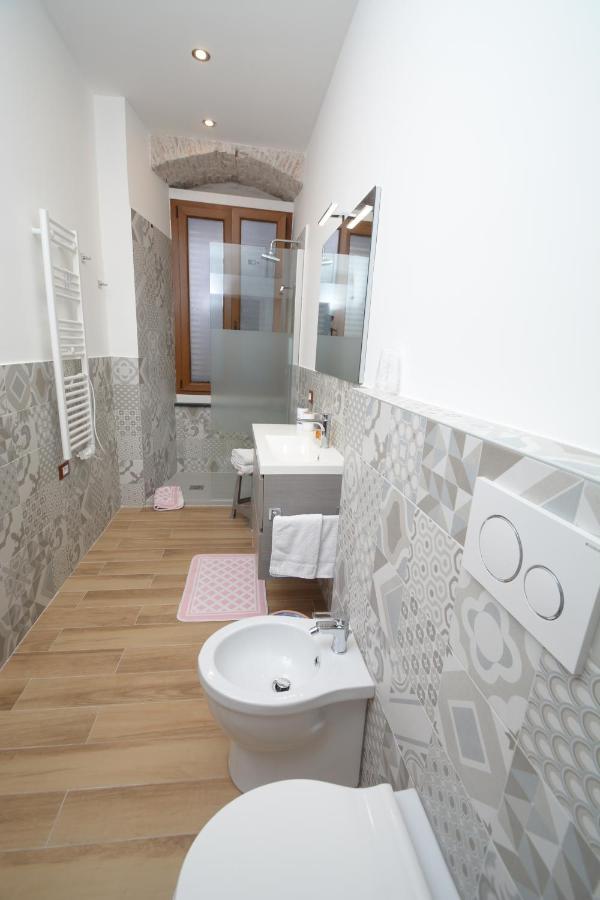 Vico Durazzo Apartment Genoa Bagian luar foto
