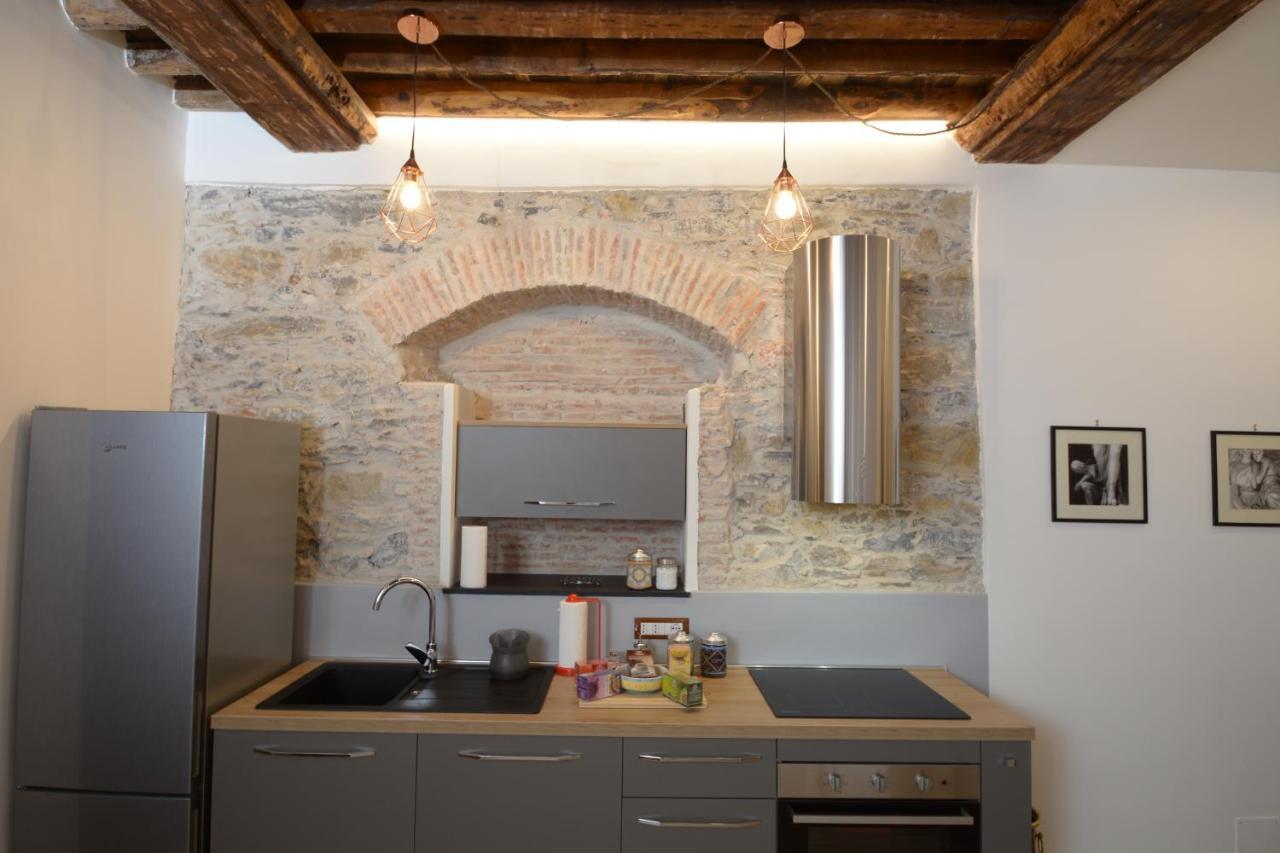 Vico Durazzo Apartment Genoa Bagian luar foto
