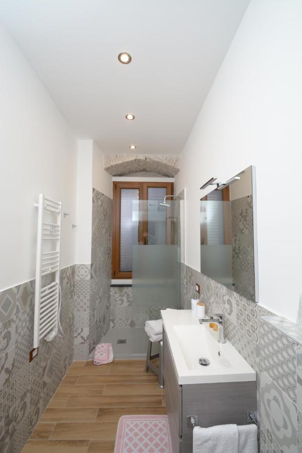 Vico Durazzo Apartment Genoa Bagian luar foto